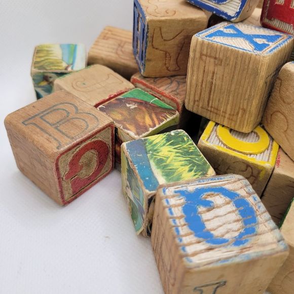Vintage Taiwan Wooden Building Blocks 40 pc - Picture 5 of 12